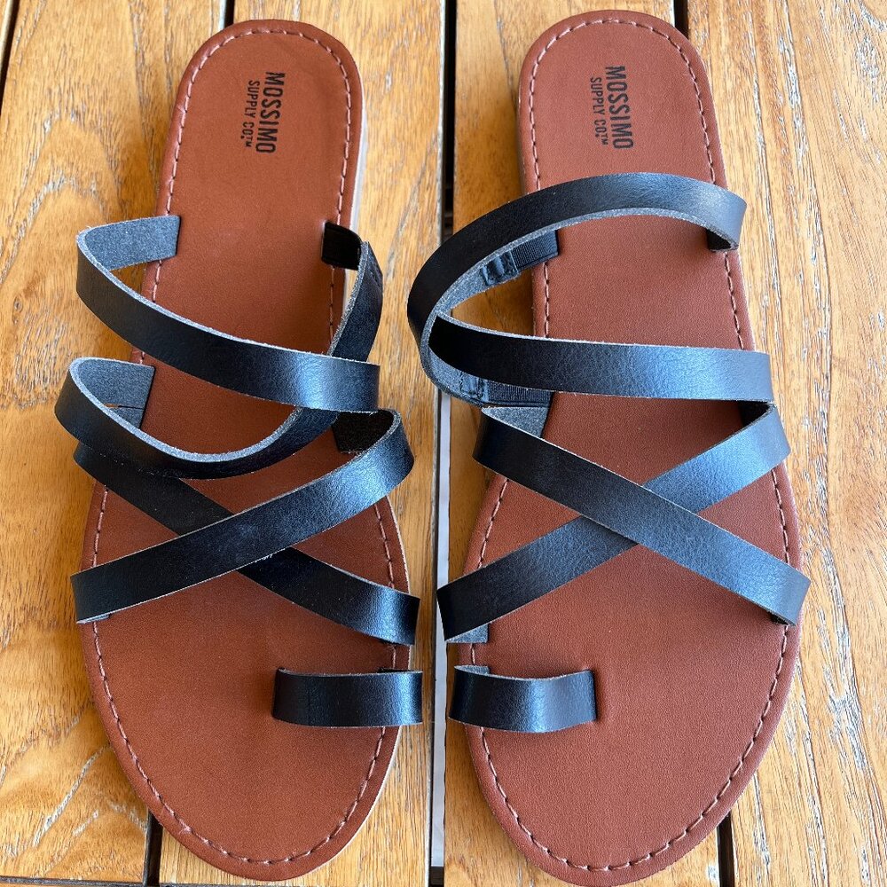 NWOT 9.5 Mossimo Women’s Black Criss-Cross Sandals Size 9.5